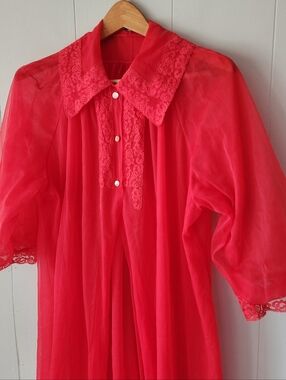 Vintage 1960s Boudior Red Double Sheer Chiffon Peignoir Open Robe Lace Collar OS